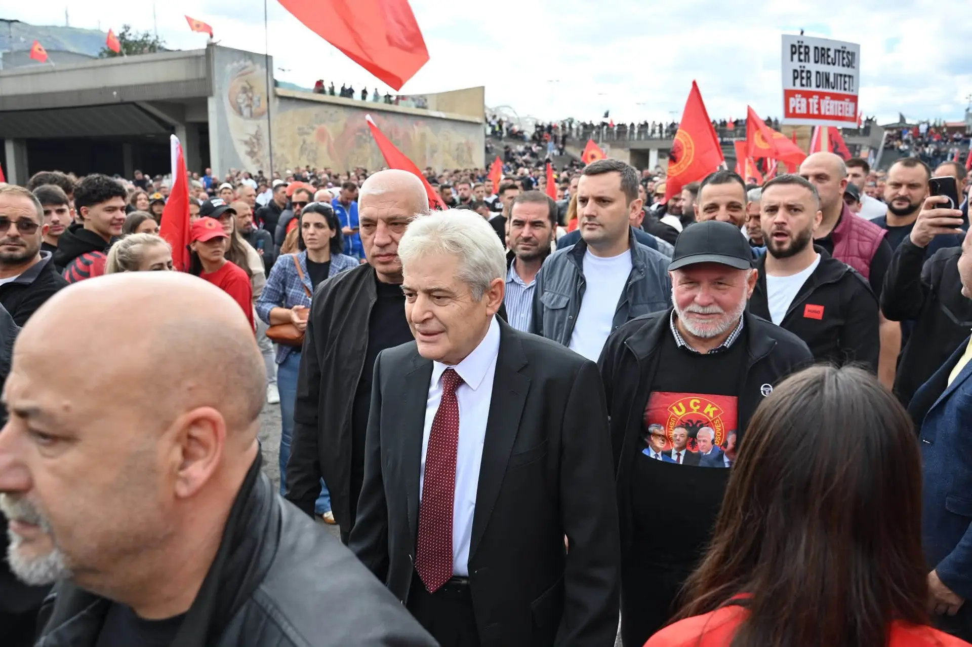 Ali Ahmeti nga protesta në Shkup   Drejtësia duhet të mbështetet në të vërtetën dhe fakte 