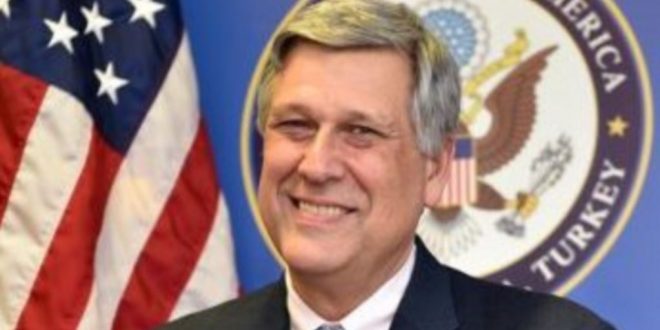 Presidenti, Dolad Trump pritet të emëron diplomatin Philip S. Kosnett për ambasador të SHBA-ve në Kosovë