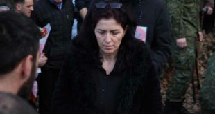 Në emër të familjes Qeriqi, bija e tij, Arbana, në një fjalim emocional dhe prekës, përcolli mesazhin e dhimbjes dhe krenarisë për jetën dhe veprën e babait të saj, Profesor Ahmet Qeriqi