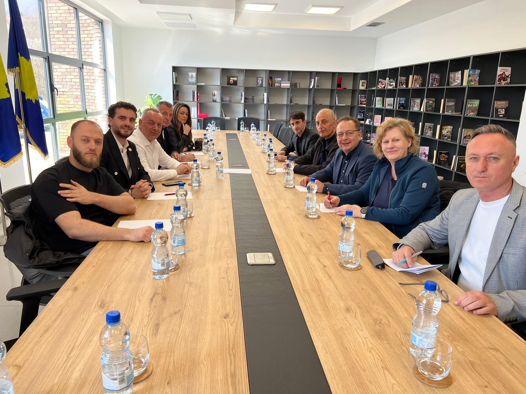 Kryetari Bashkim Ramosaj  mirëpriti studentët e nivelit Master nga Universiteti Teknik i Vjenës