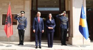 Kryetari i Shqipërisë, Bajram Begaj, në ditën e dytë të vizitës në Kosovë, takohet me liderët e partive opozitare