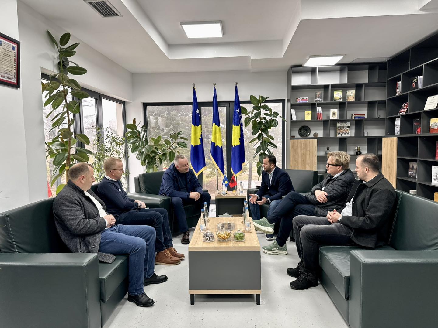 Kryetari Ramosaj ka pritur në takim Diti Berisha  drejtor i Gjimnazit  Thor Heyerdahl  në Larvik