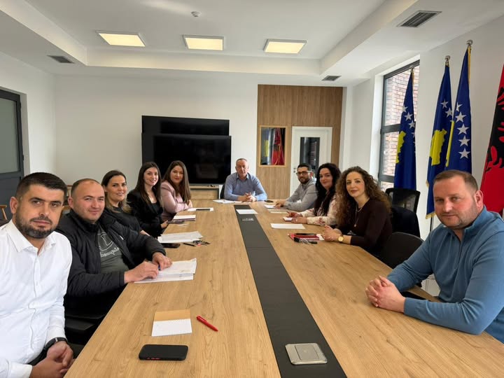 Kryetari Ramosaj priti në takim krerët e NPL  Higjiena 