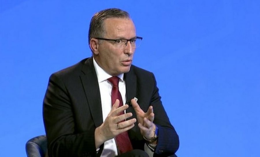 Kryetari i PDK dhe kandidati për Kryeministër  Bedri Hamza  ka vizituar disa biznese në qytetin e Gjakovës