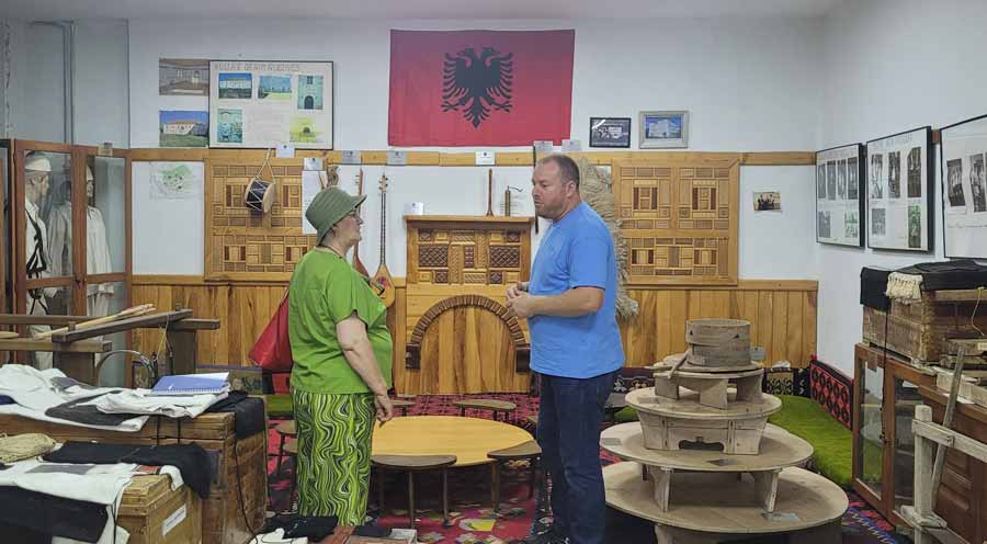 dritehije-historie-dhe-trashegimi-vizite-ne-muzeun-arkeologjik-dhe-etnologjik-te-istogut