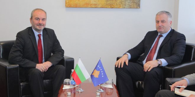 Ministri i FSK-së, Rrustem Berisha priti ambasadorin e Bullgarisë në Kosovës, Dantçev