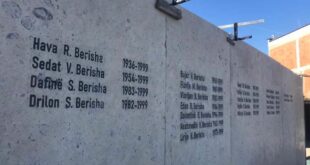 25 vjet më parë, më 26 mars 1999 forcat serbe kanë vrarë mizorisht 46 anëtarë të familjes Berisha, në Therandë (ish-Suharekë)