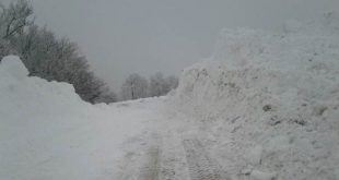 Fshati Berishë është bllokuar nga bora dhe komunikimi, mungesa e energjisë elektrike dhe mungesa e ujit