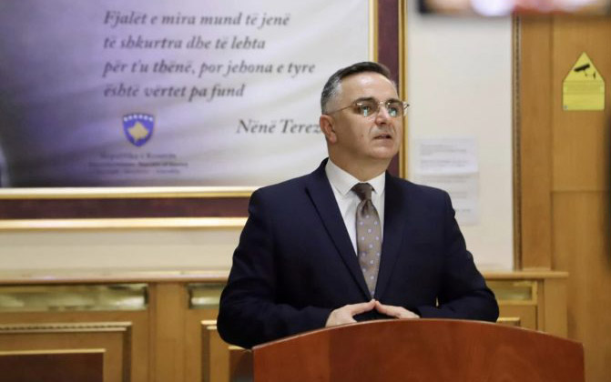 Besnik Tahiri shpërthen ndaj procesit për presidentin  U shit si konsultim  por ishte teatër i mbyllur politik