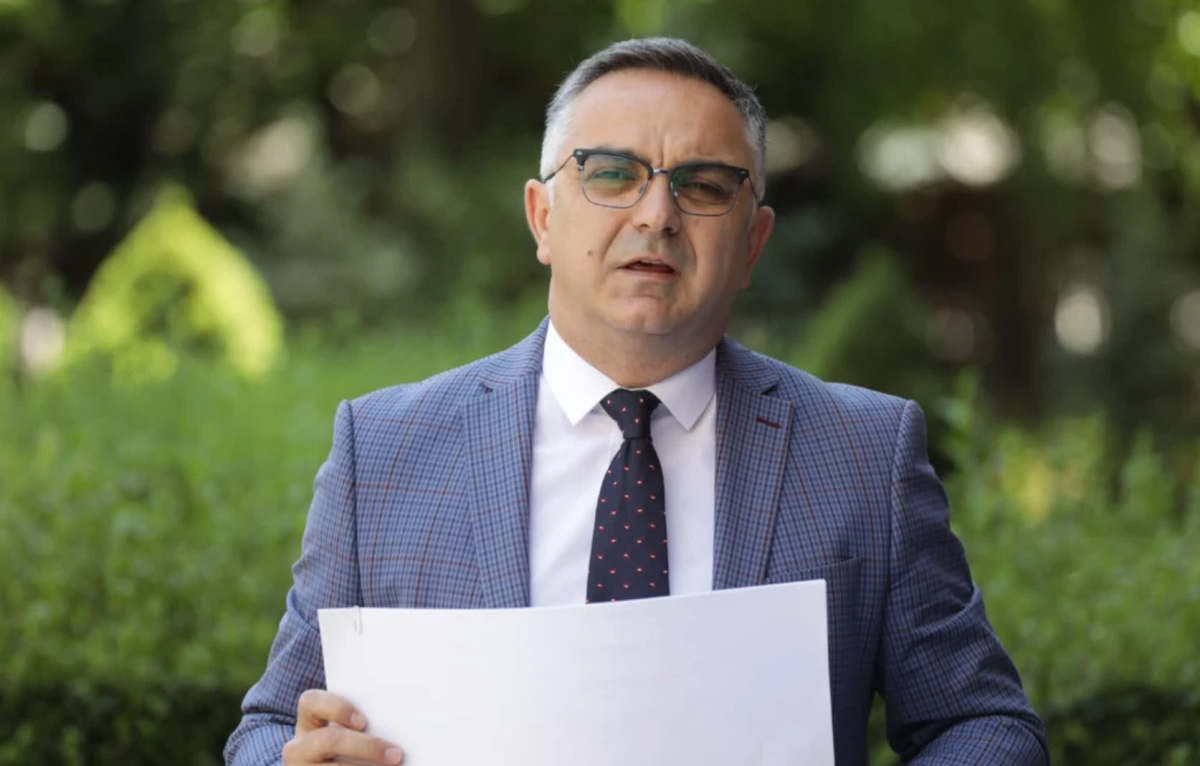 Besnik Tahiri  120 deputetëve po u mohohet ushtrimi i mandatit të fituar nga qytetarët
