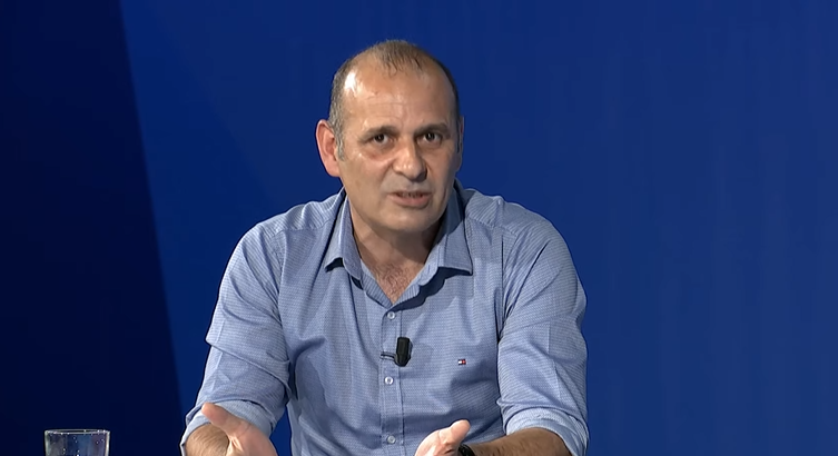 Blerim Canaj  PDK përballë vendimit historik  Rikthimi i Fatmir Limajt vendos fatin e partisë