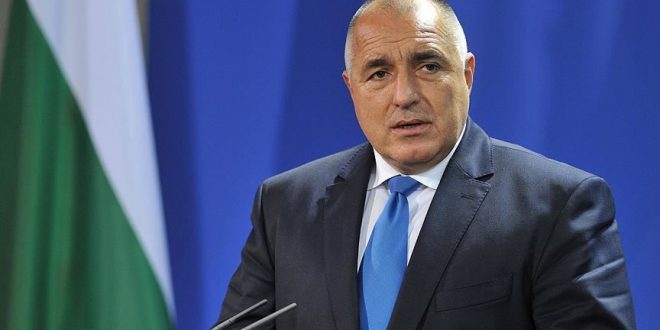 Kryeministri bullgar, Boyko Borisov, ka thënë se Serbia dhe Kosova duhet të ulen dhe të merren vesh për disa çështje