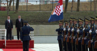 Ministri i Mbrojtjes së Kroacisë, Josip Buleviq u prit me ceremoni ushtarake në Ministrinë e FSK-së