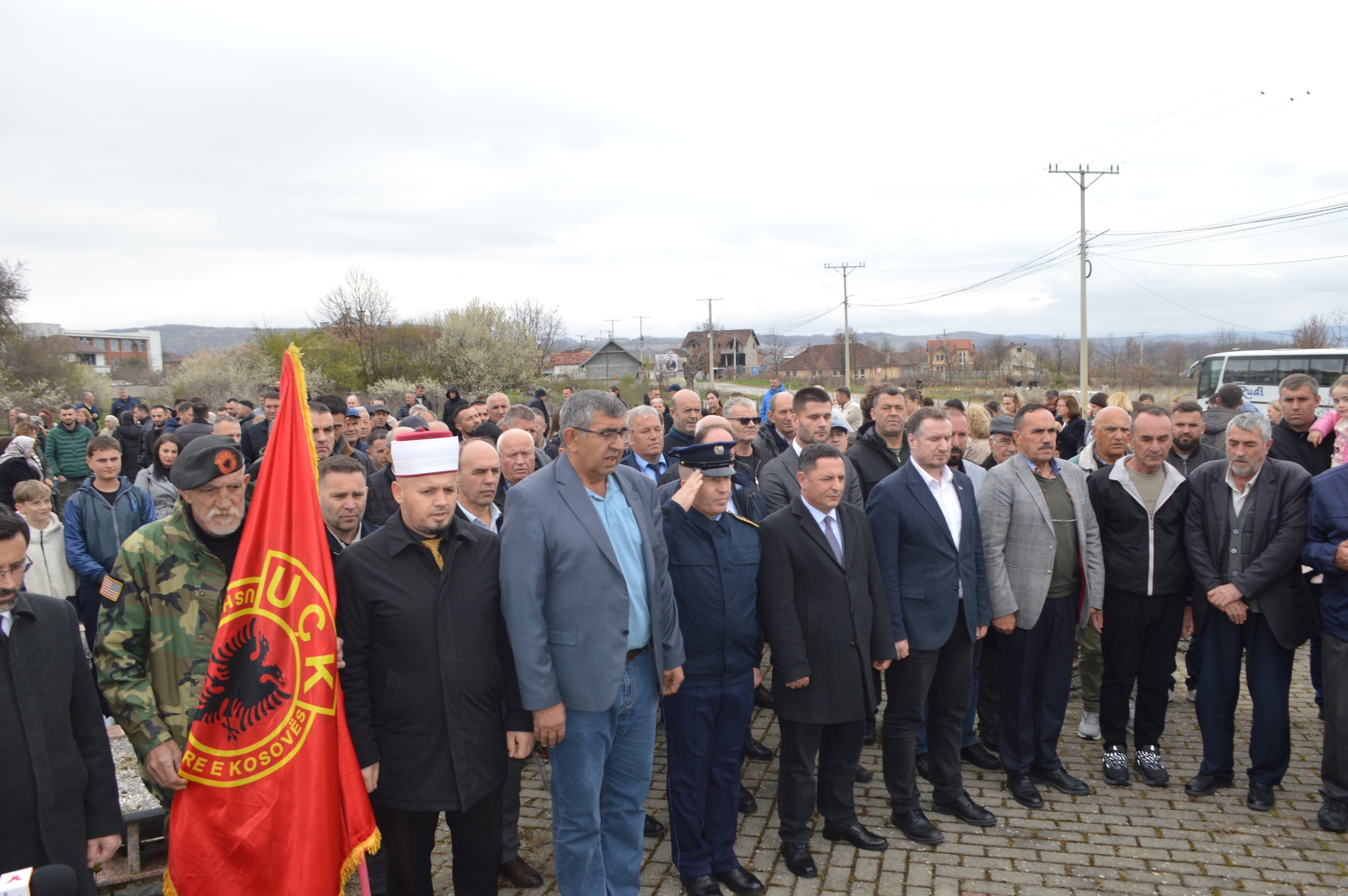 Kryetari Ekrem Kastrati përkujton 27 vjetorin e Masakrës së Burimit në Malishevë