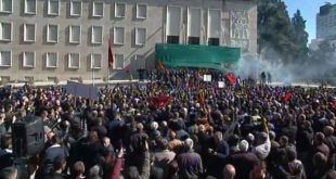 Sali Berisha: Fuçia nukleare e protestës, e kap Edi Ramën edhe në Vlorë