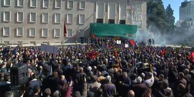 Sali Berisha: Fuçia nukleare e protestës, e kap Edi Ramën edhe në Vlorë