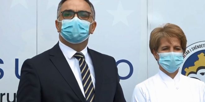 Qeveria e Kosovës do të shpërndajë gjysmë milioni maska falas për qytetarët nëpër komuna