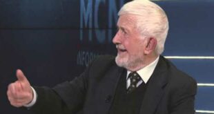 Albert Z. Zholi: Intervistë me poetin dhe kritikun letrar Çelik Petriti