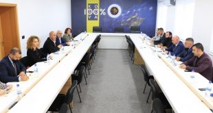 Kryetari i AAK-së, Ramush Haradinaj takon strukturat e partisë në Klinë, Therandë, Kastriot dhe Pejë