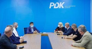 Kryetari i PDK-së, Memli Krasniqi takon kandidatët e bashkuar në Iniciativën Qytetare “Mitrovica”