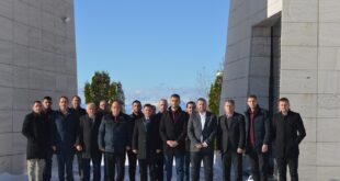Komuna e Malishevës nderon dëshmorët dhe mbajti mbledhje solemne për shënimin e 28 Nëntorit