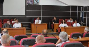 Kryetari Kastrati e mbajti diskutimin e parë publik me qytetarë