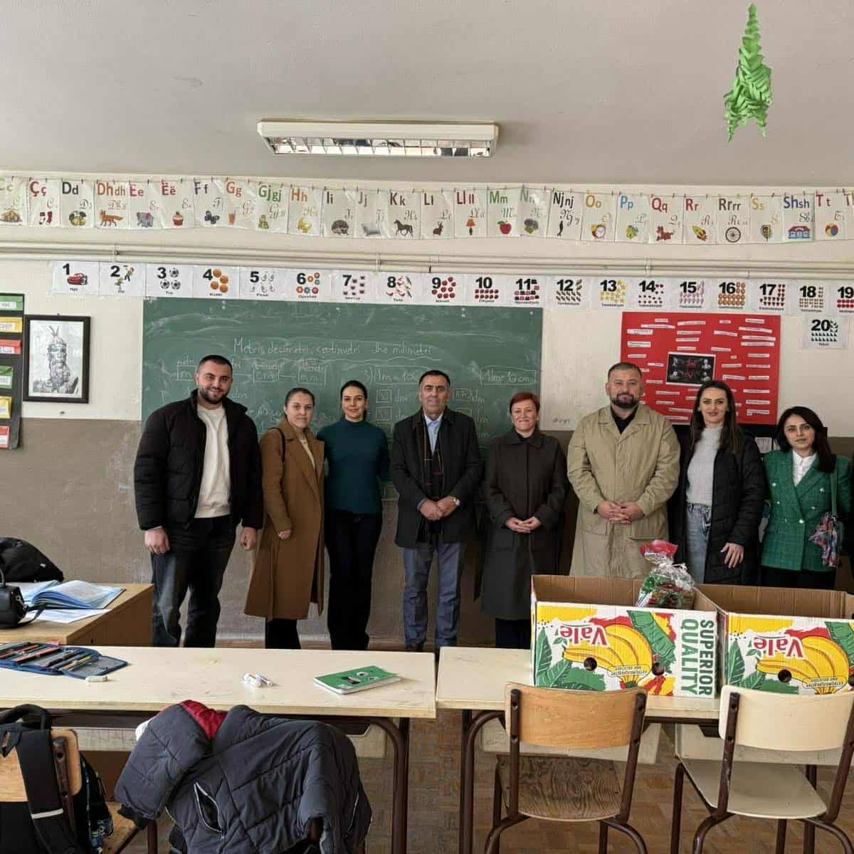 Në Shkollën Fillore të Mesme të Ulët  Skënderbeu  në Jezerc  u realizua shpërndarja e dhuratave të fundvitit