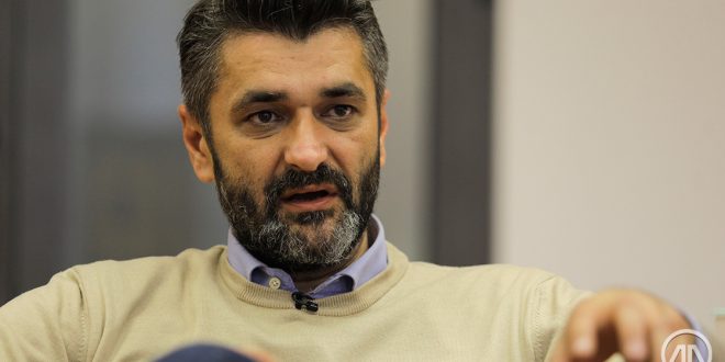 Dr. Emir Suljagiq: Paqja në Bosnje është vendosur në humnerë