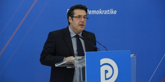 Edi Paloka pajtohet me konstatimet fyese kundër shqiptarëve të kryeministres serbe, Bernabiq