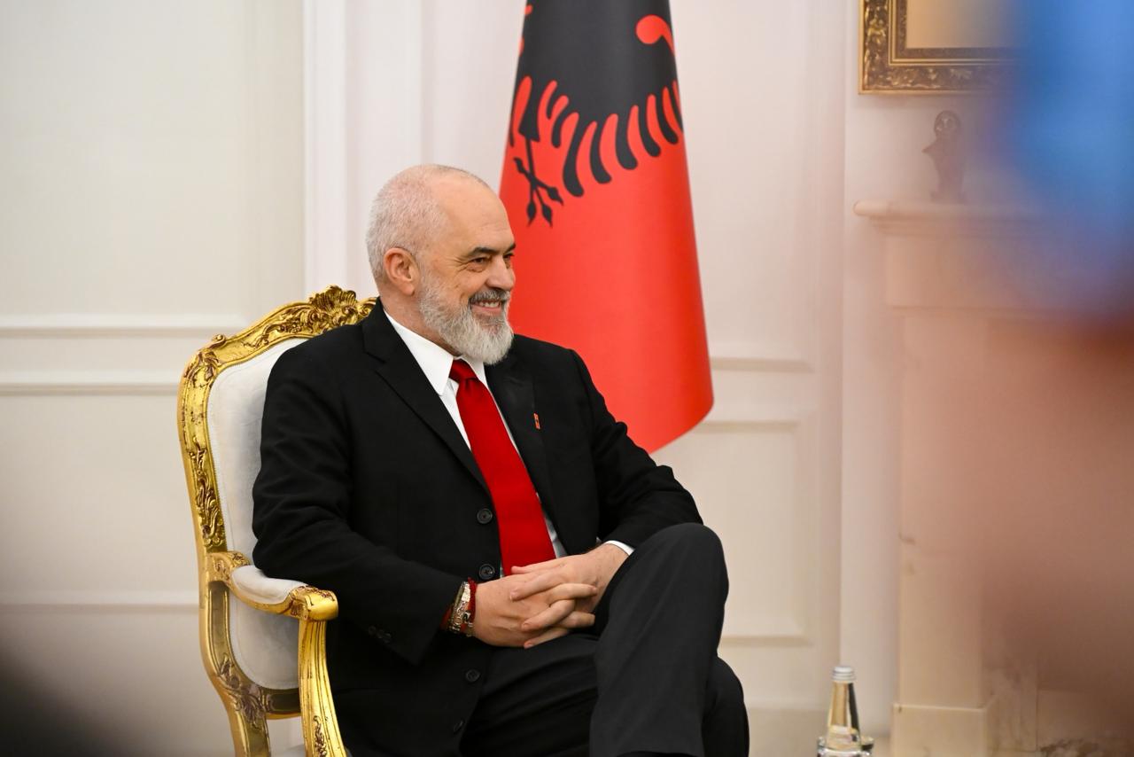 Edi Rama mesazh Aleksandar Vuçiç  Nëse preket Kosova  preket edhe Shqipëria
