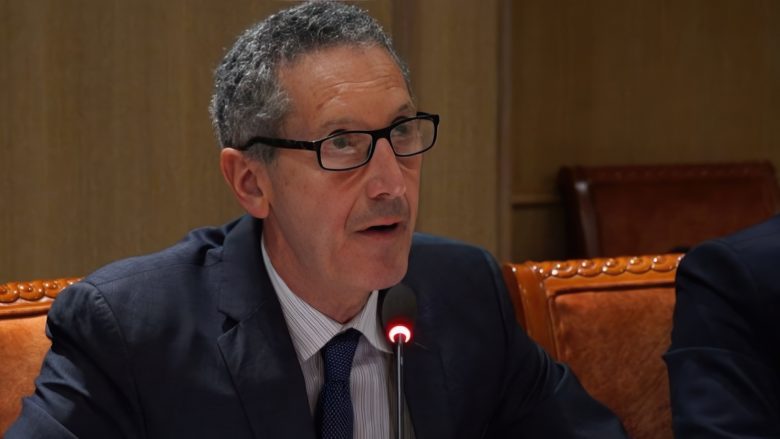 Serbia në udhëkryq  SHBA kërkon largimin e Rusisë nga NIS  Beogradi nën presion