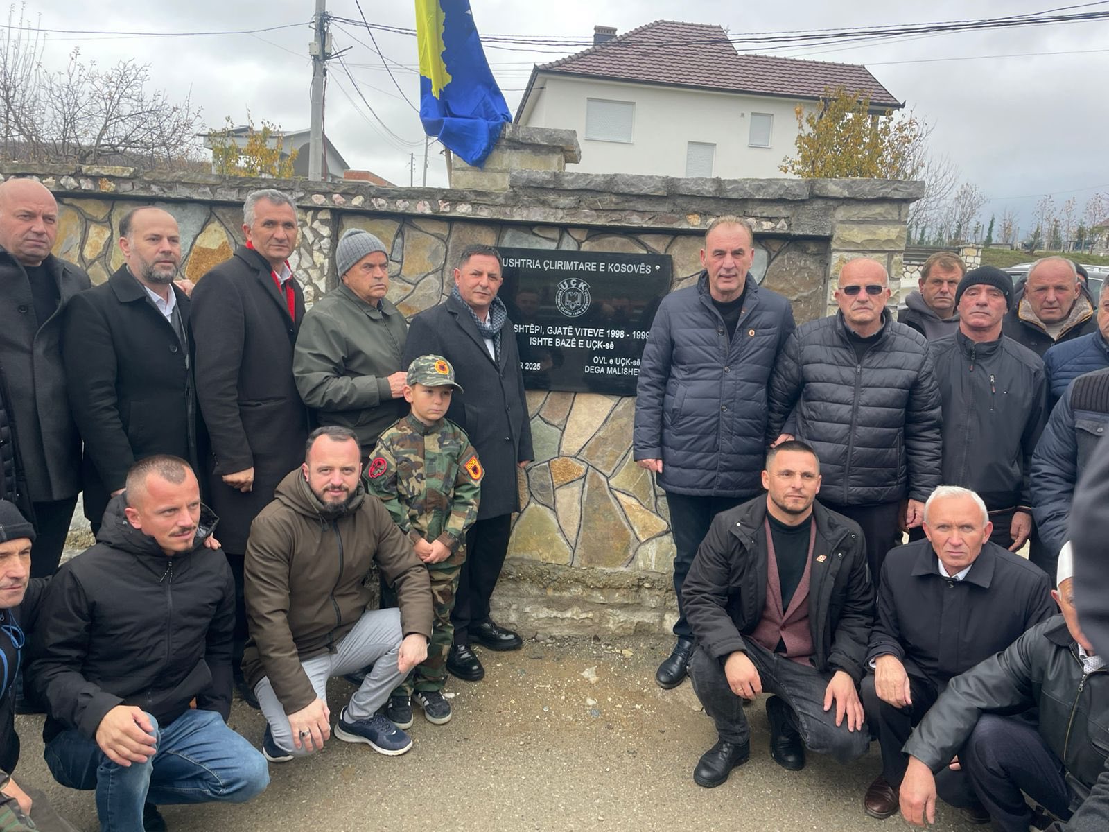 Në Ngucat vendosen pllakat përkujtimore në nderim të rrënjëve të lirisë