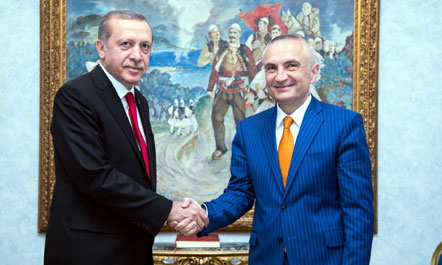 Erdogan uron Metën dhe e fton për vizitë zyrtare