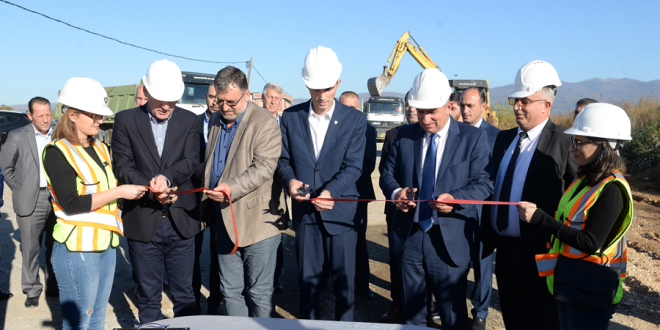 Fatmir Limaj dhe Endrit Shala fillojnë ndërtimin e zonës ekonomike në Therandë