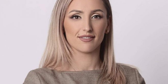 Albana Bytyqi: AAK duhet të punojë shumë në vete për të gjetur rrugën e duhur drejt ndryshimit