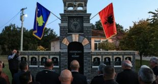 Kryetari i AAK-së, Ramush Haradinaj i kujton të rënët në Kralan, thotë se me të drejtë quhet prilli i përgjakur