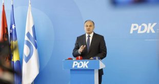 Enver Hoxhaj: Shoqëria jonë ka ndryshuar dhe krahas saj duhet që të ndryshojë edhe PDK-ja