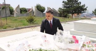 Besnik Tahiri: Baca Adem me zërin kumbues zgjoi kombin kundër robërimit me mendje mprehtësi