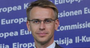 Peter Stano mohoi se BE-ja është duke përgatitur një ultimatum për Beogradin, lidhur me pranimin e pavarësisë së Kosovës
