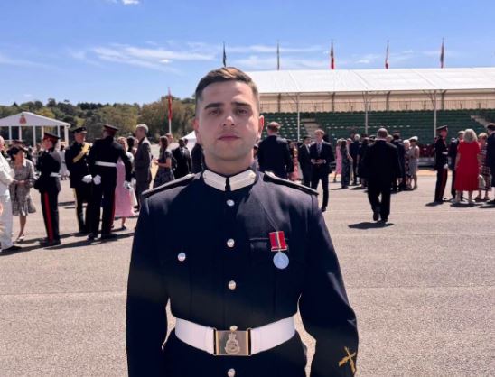 Nëntoger Kushtrim Derguti diplomon në Akademinë Mbretërore Ushtarake Sandhurst