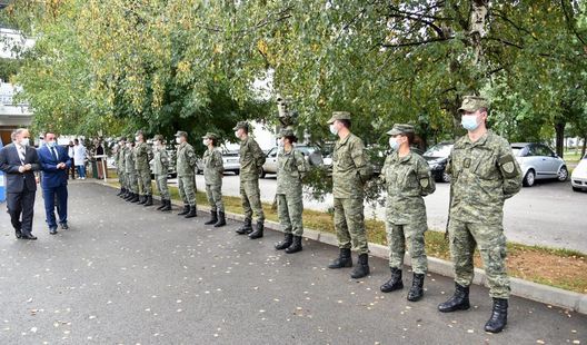 12 infermierët e FSK-së e përfundojnë misionin e tyre 30 ditësh në ofrimin e shërbimeve për pacientët me COVID