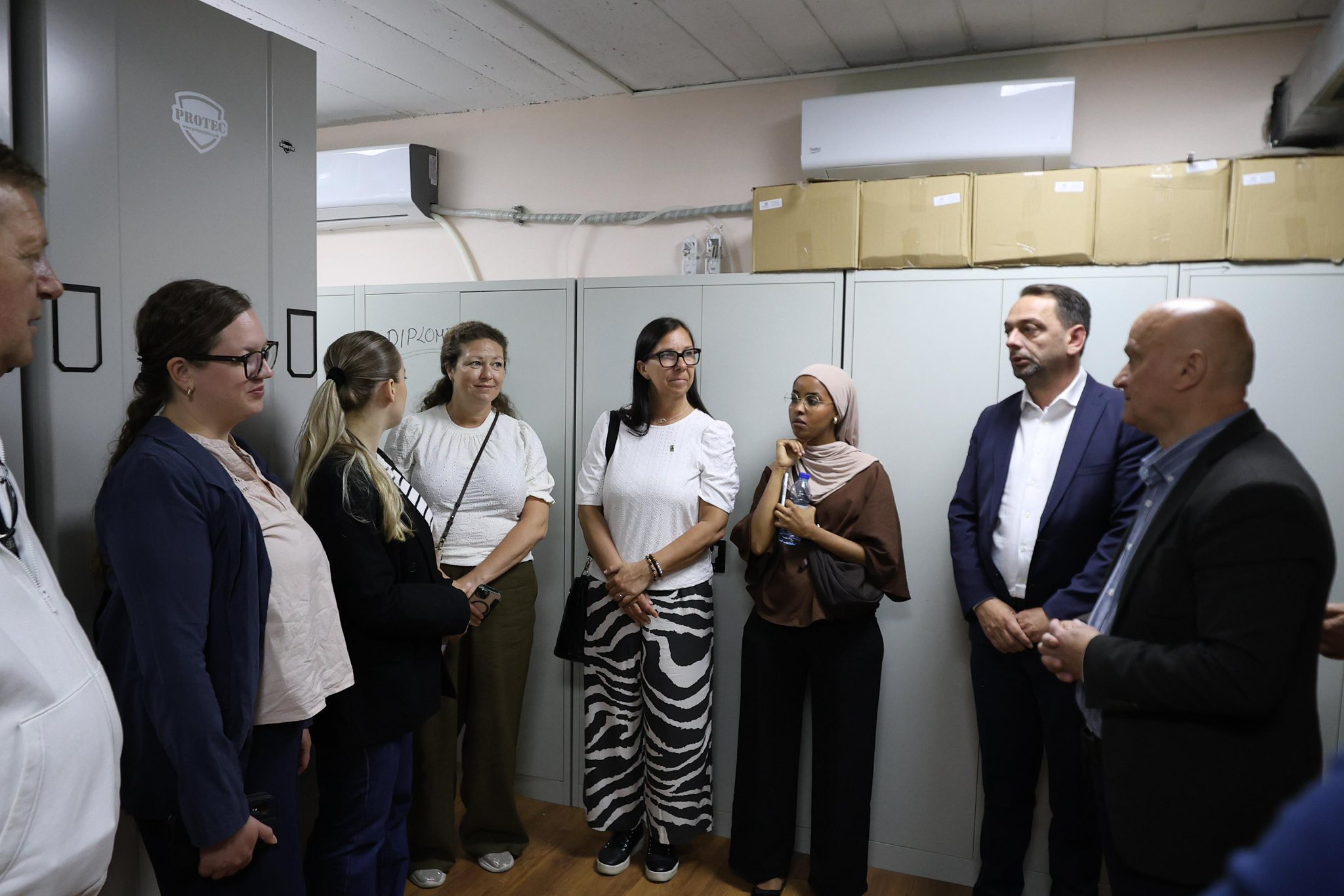 Nënkryetari Fadil Nura mirëpriti një delegacion nga Suedia i përbërë nga përfaqësues të institucioneve arkivore sudeze