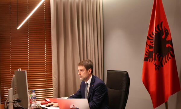 Ferit Hoxha  Shqipëria s ka aleancë me Serbinë   dialogu mjet për interesat dhe njohjen e Kosovës