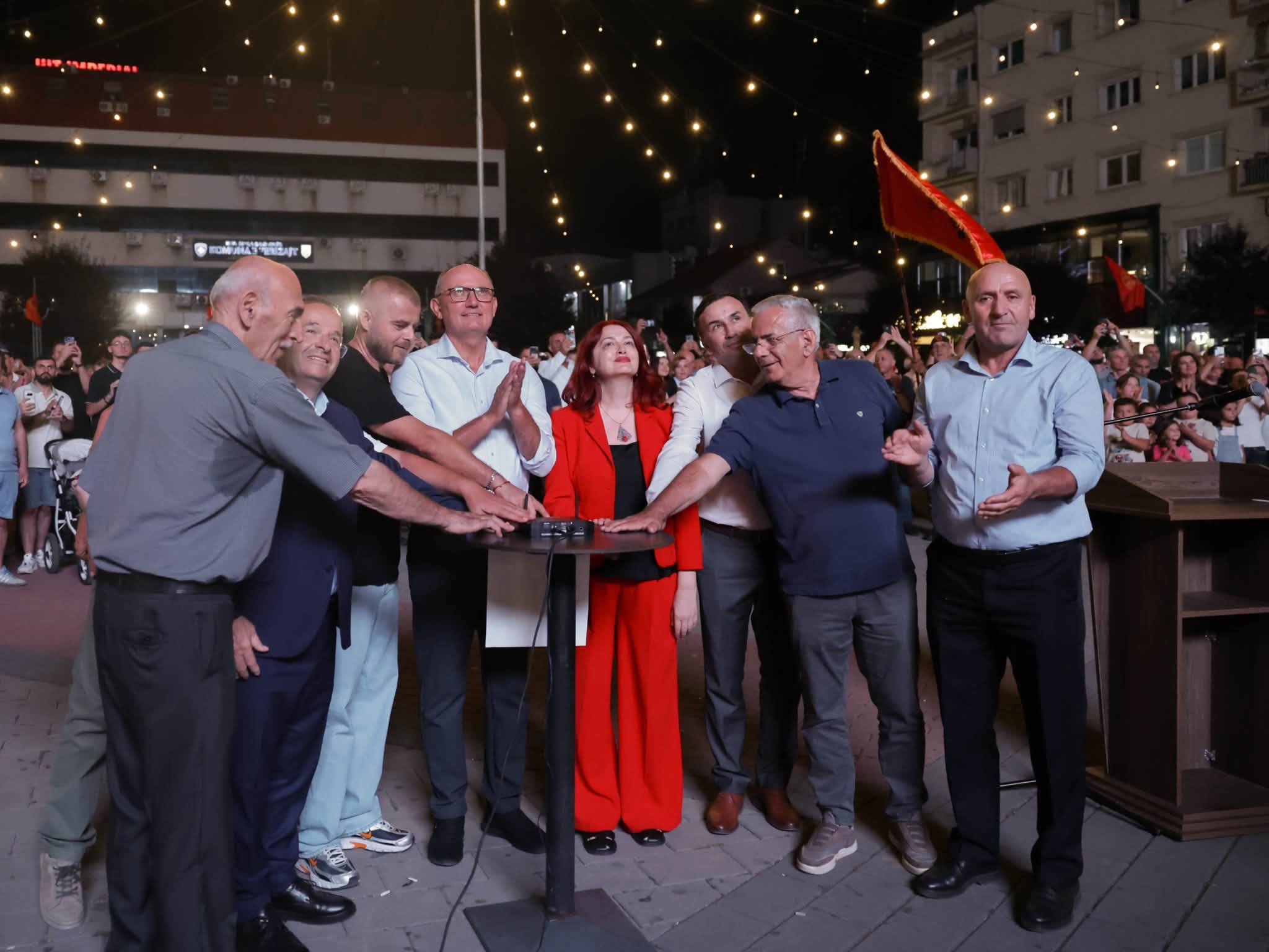 Edhe Ferizaj nisi numërimin mbrapsht të ditëve dhe orëve të kthimit në Kosovë të kreut të UÇK së  Hashim Thaçi  Kadri Veseli  Jakup Krasniqi e Rexhep Selimi