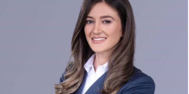 Deputetja e PDK-së, Floretë Zejnullahu e denoncon për kërcënim Prindon Sadriun, bashkëshortin e Vjosa Osmanit