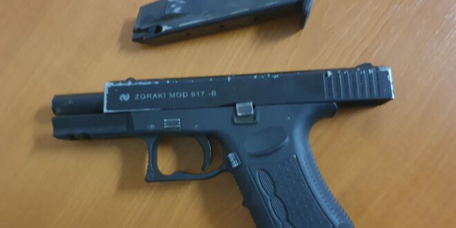 Në një rast kanosje arrestohen dy persona dhe konfiskohen dy armë dhe substancë e dyshuar narkotike