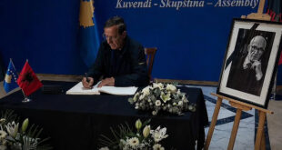 Gazetari Nuhi Bytyçi shkruan në Librin e Zisë në Kuvendin e Kosovës për Akademik Rexhep Qosjen