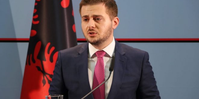 Jep dorëheqje Gent Cakaj nga posti i ministrit në detyrë për Evropën dhe Punët e Jashtme i Shqipërisë