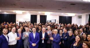 120 anëtarë të rinj i bashkohen PDK-së në Gjilan. Kryetari, Memli Krasniqi tha se PDK po rritet, po fuqizohet e po rikthehet