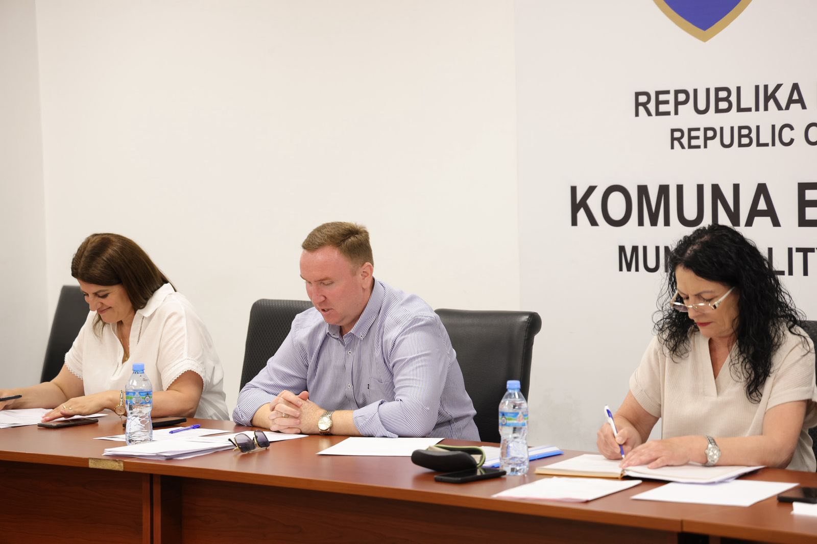 U mbajt mbledhja e jashtëzakonshme e Komitetit për Politikë dhe Financa